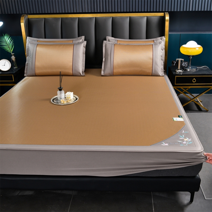 91家纺网 家纺一手货源 找家纺 小牛席业 2026新款小千鸟格-甜蜜夏日冰丝席系列（床笠款）凉席藤席冰藤席竹席空调席草席冰丝席豆豆席乳胶席三件 甜蜜夏日冰丝席-（床笠款)咖色