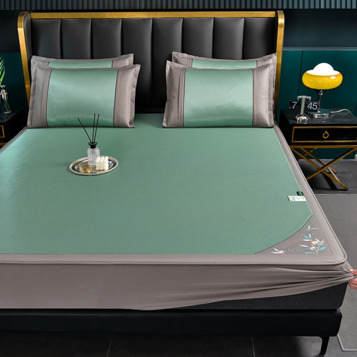 91家纺网 家纺一手货源 找家纺 小牛席业 2026新款小千鸟格-甜蜜夏日冰丝席系列（床笠款）凉席藤席冰藤席竹席空调席草席冰丝席豆豆席乳胶席三件 甜蜜夏日冰丝席-（床笠款)绿色