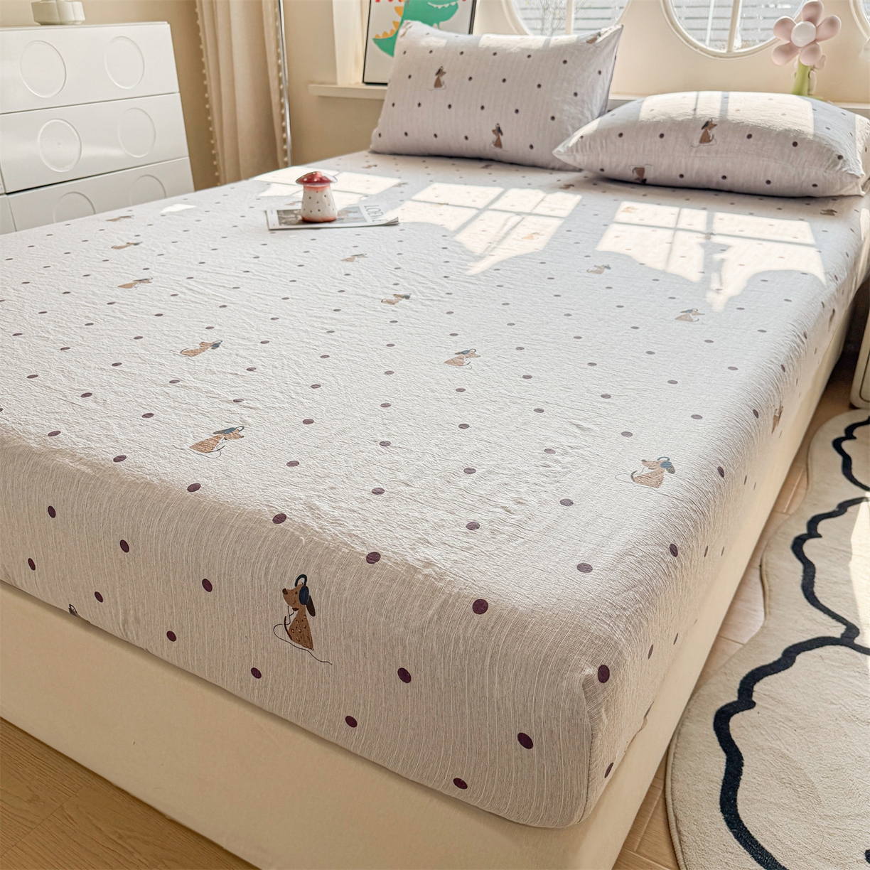 91家纺网 家纺一手货源 找家纺 雯豆家纺 2026春夏新款色织提花单层床笠三件套印花小清新卡通床罩 色织提花-点点狗（灰）