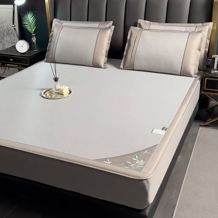 91家纺网 家纺一手货源 找家纺 （总）小牛席业 2026新款小千鸟格-甜蜜夏日冰丝席系列（床笠款）凉席藤席冰藤席竹席空调席草席冰丝席豆豆席乳胶席三件