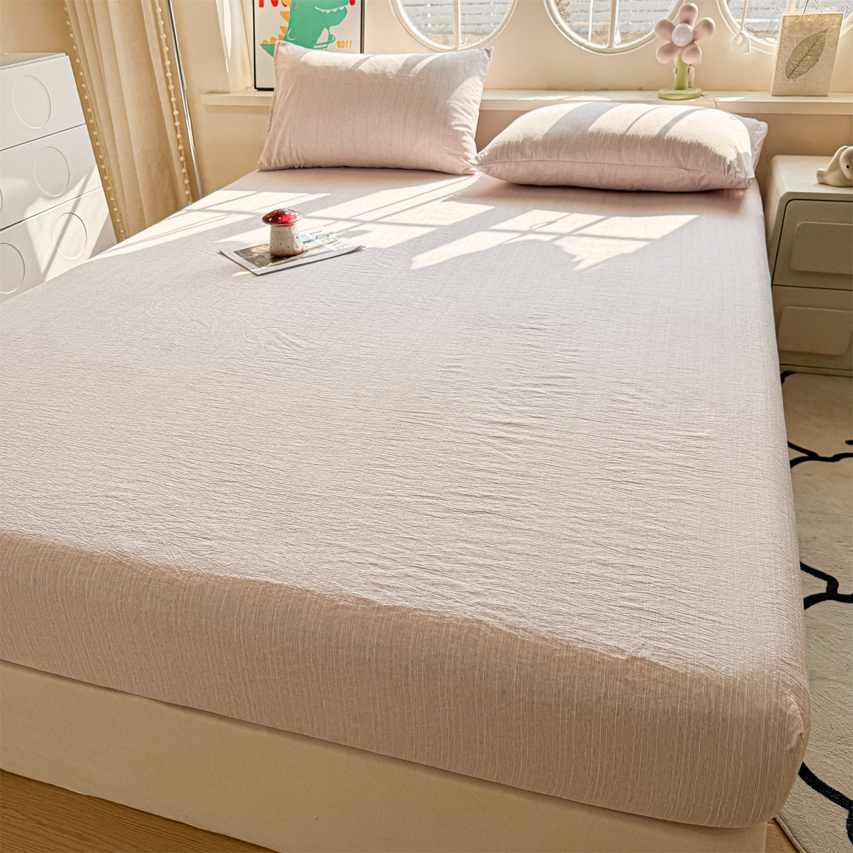 91家纺网 家纺一手货源 找家纺 雯豆家纺 2026春夏新款色织提花单层床笠三件套印花小清新卡通床罩 色织-玫瑰粉