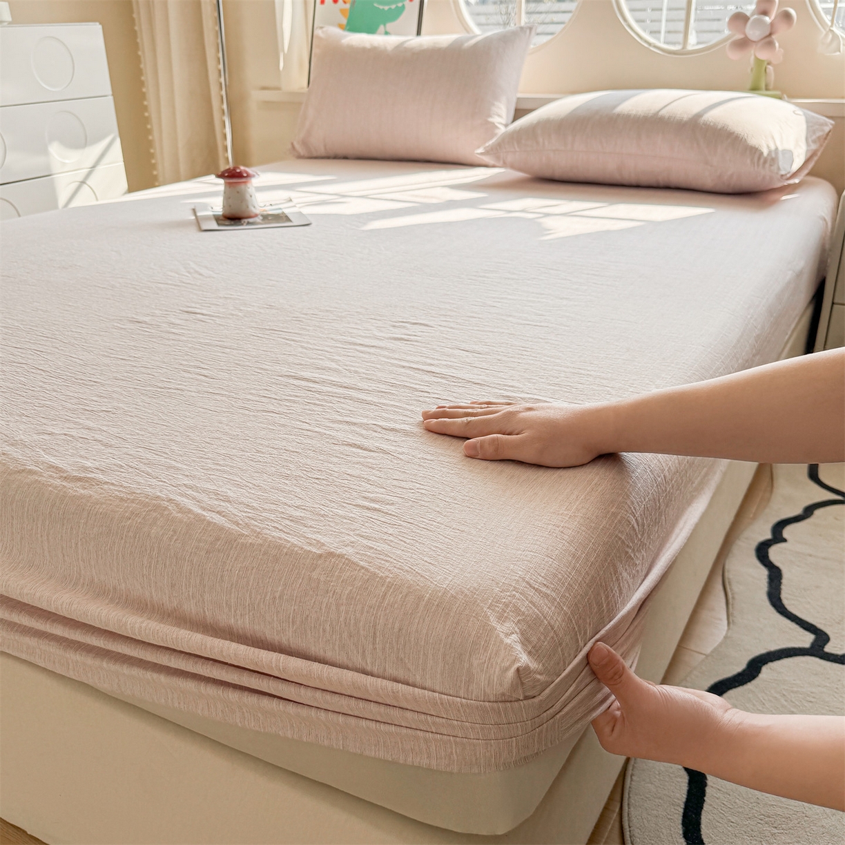 91家纺网 家纺一手货源 找家纺 雯豆家纺 2026春夏新款色织提花单层床笠三件套印花小清新卡通床罩 色织-玫瑰粉