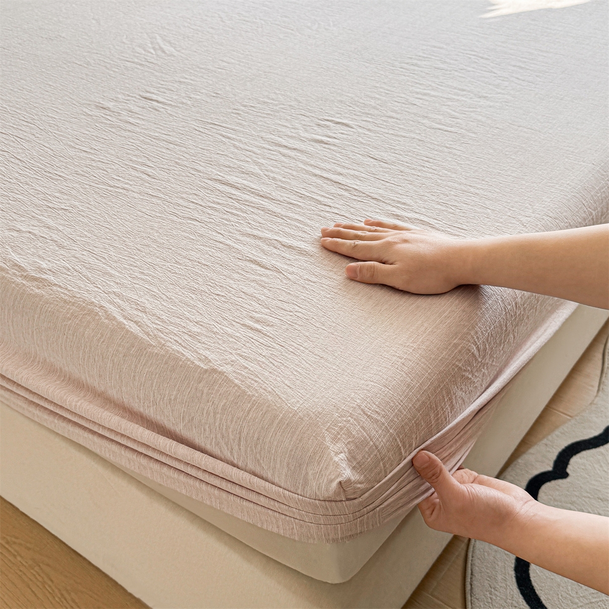 91家纺网 家纺一手货源 找家纺 雯豆家纺 2026春夏新款色织提花单层床笠三件套印花小清新卡通床罩 色织-玫瑰粉