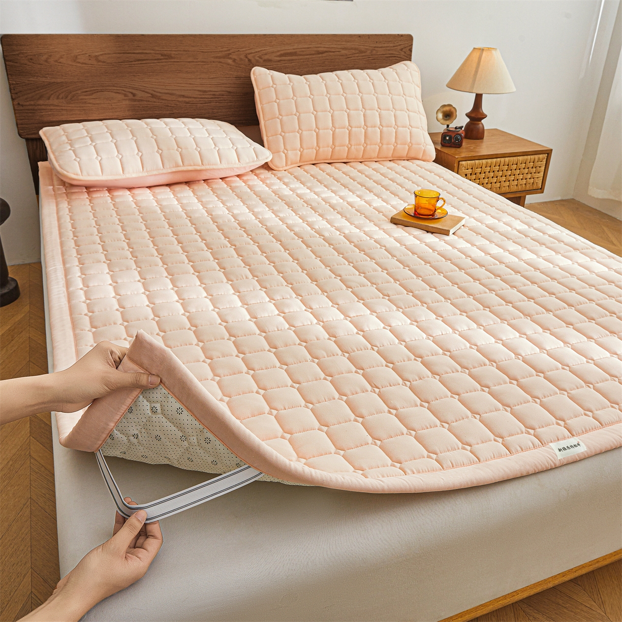 91家纺网 家纺一手货源 找家纺 雯豆家纺 2026春夏新款老粗布新疆棉花床垫床护垫加厚隔脏床垫遮盖物 老粗布-奶咖