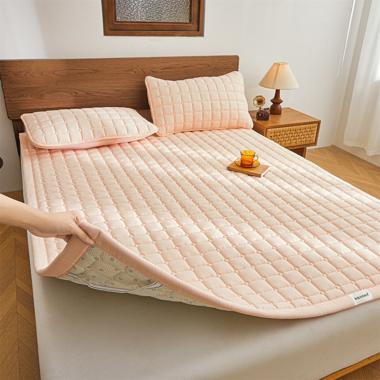 91家纺网 家纺一手货源 找家纺 雯豆家纺 2026春夏新款老粗布新疆棉花床垫床护垫加厚隔脏床垫遮盖物 老粗布-奶咖