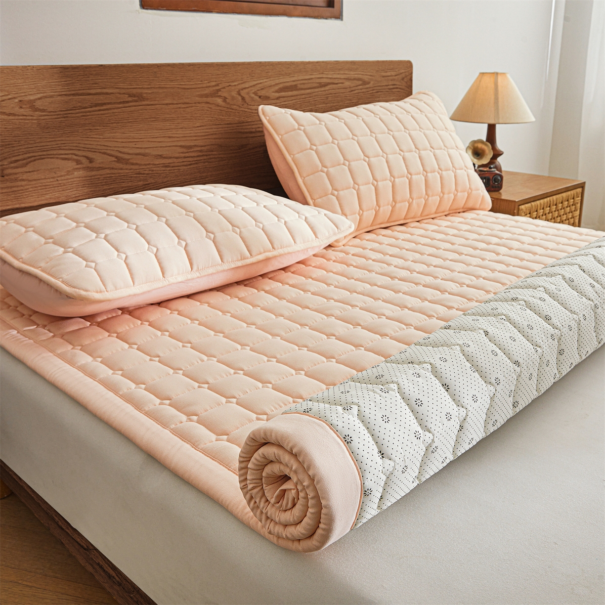 91家纺网 家纺一手货源 找家纺 雯豆家纺 2026春夏新款老粗布新疆棉花床垫床护垫加厚隔脏床垫遮盖物 老粗布-奶咖