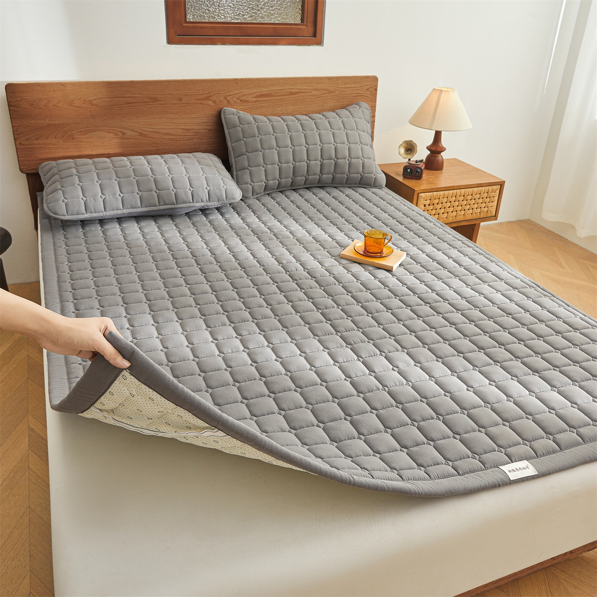 91家纺网 家纺一手货源 找家纺 雯豆家纺 2026春夏新款老粗布新疆棉花床垫床护垫加厚隔脏床垫遮盖物 老粗布-经典灰