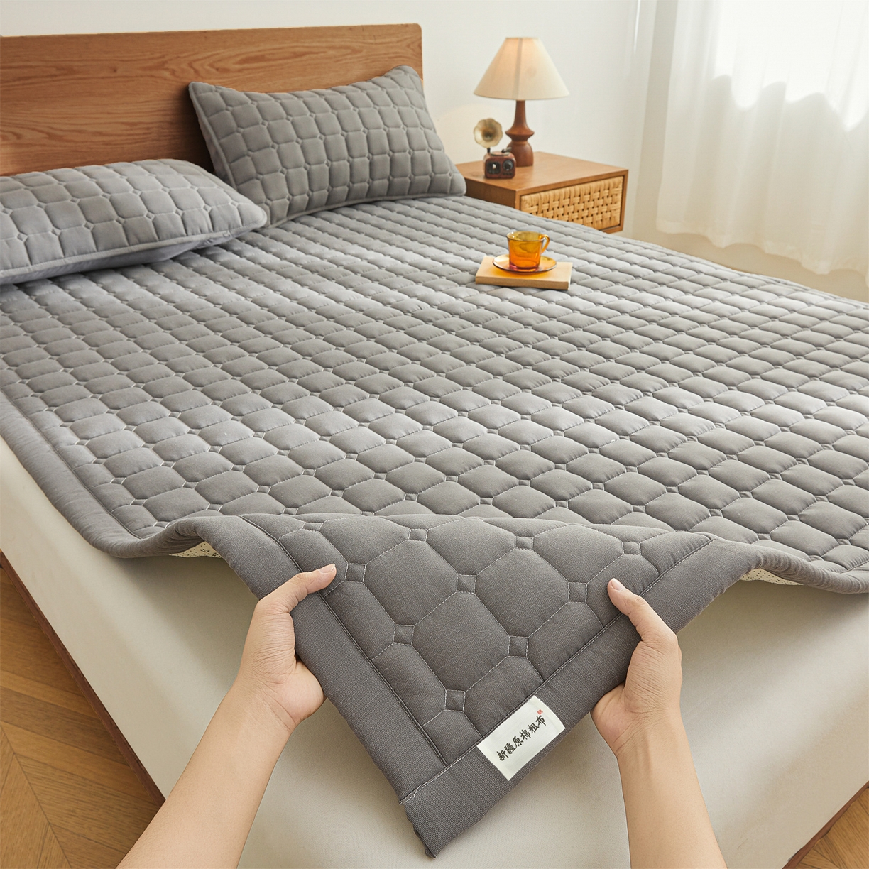 91家纺网 家纺一手货源 找家纺 雯豆家纺 2026春夏新款老粗布新疆棉花床垫床护垫加厚隔脏床垫遮盖物 老粗布-经典灰