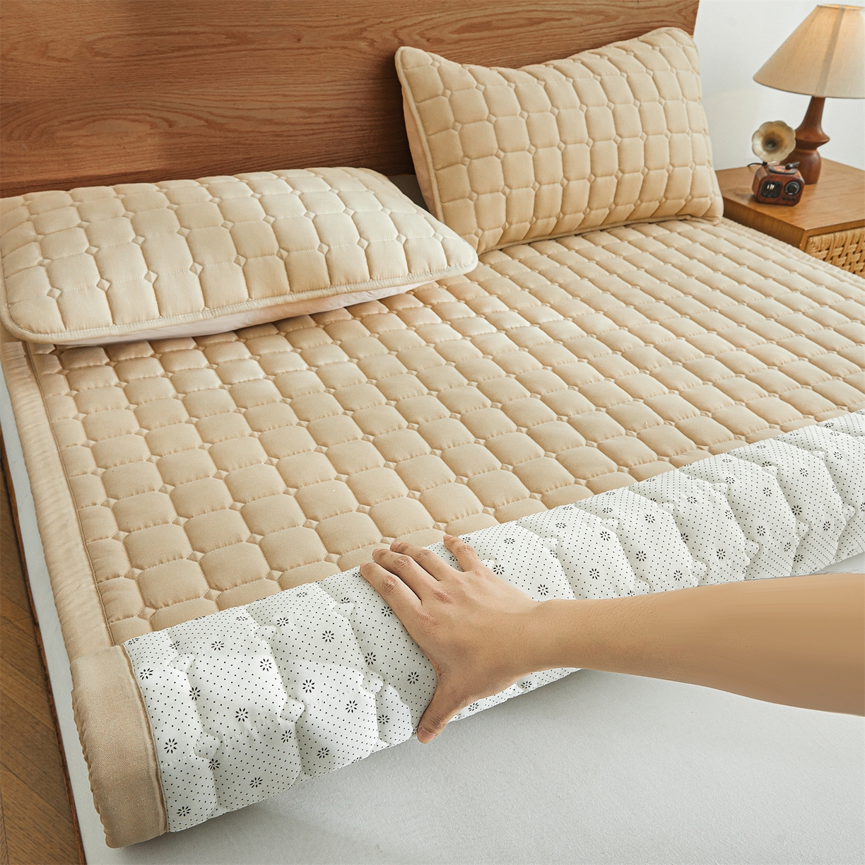 91家纺网 家纺一手货源 找家纺 雯豆家纺 2026春夏新款老粗布新疆棉花床垫床护垫加厚隔脏床垫遮盖物 老粗布-卡其