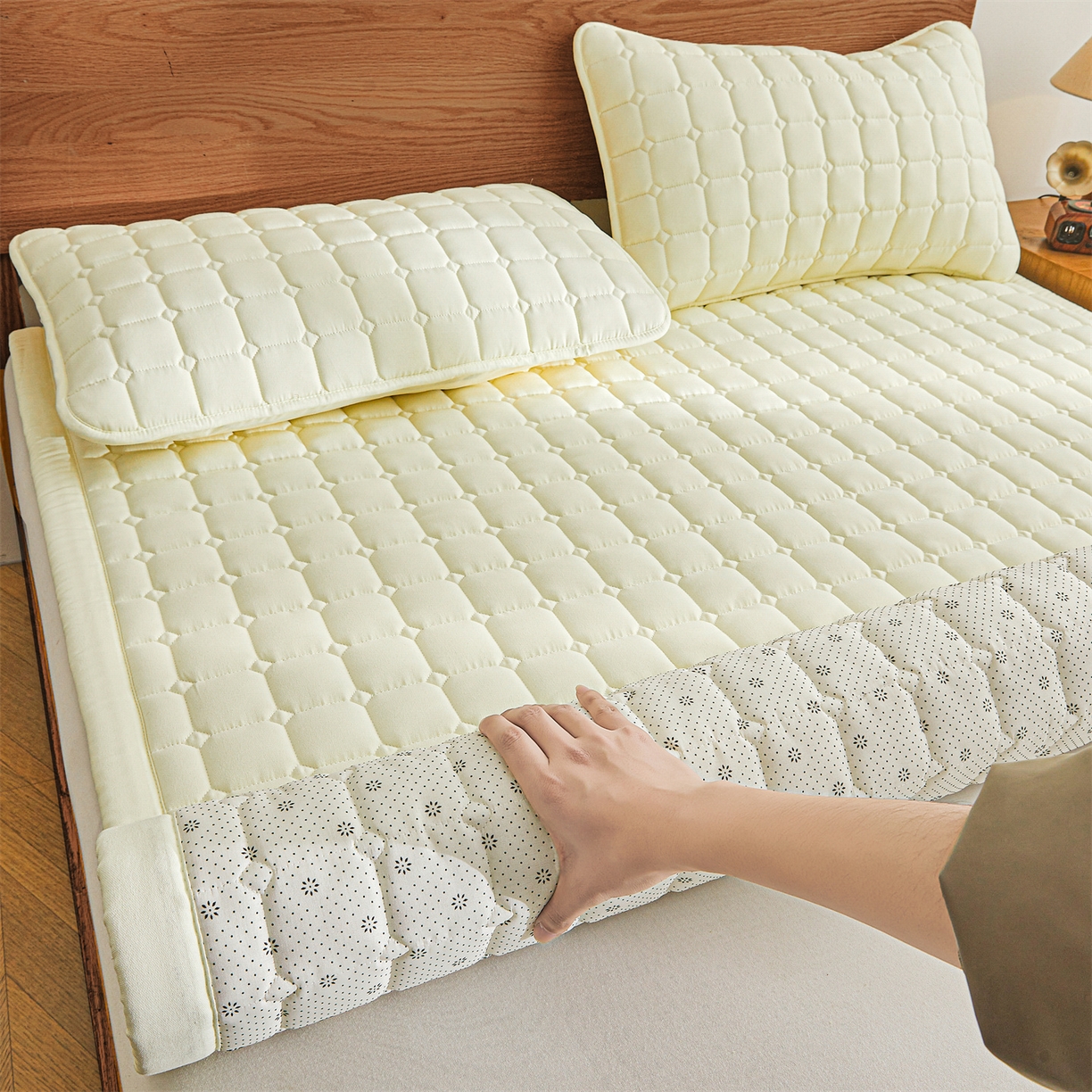 91家纺网 家纺一手货源 找家纺 雯豆家纺 2026春夏新款老粗布新疆棉花床垫床护垫加厚隔脏床垫遮盖物 老粗布-米白