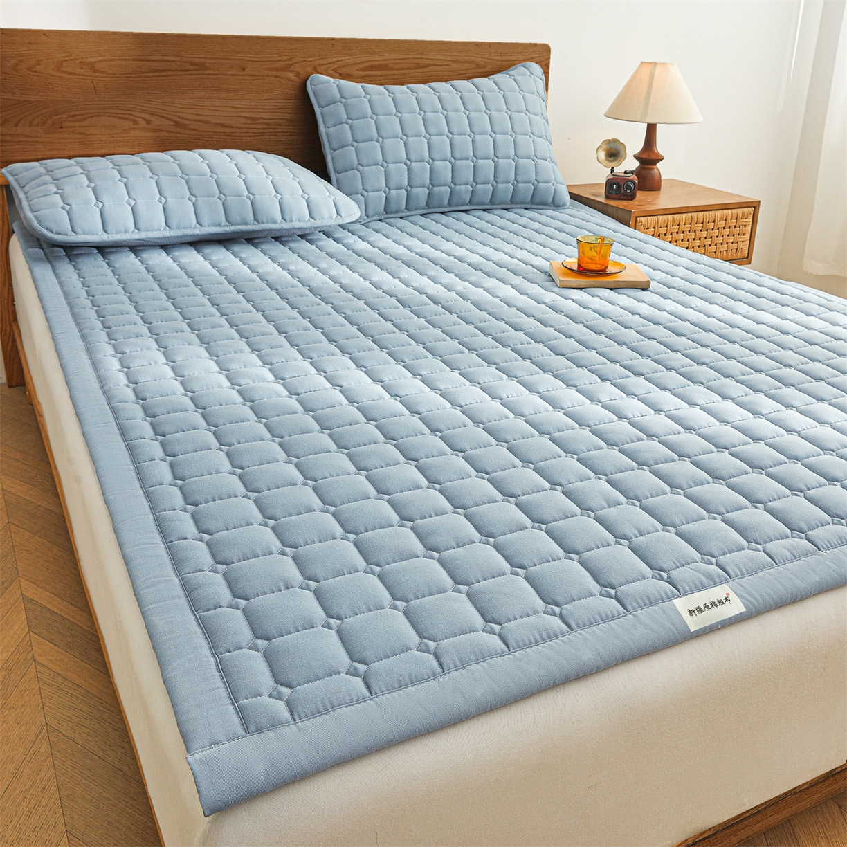 91家纺网 家纺一手货源 找家纺 雯豆家纺 2026春夏新款老粗布新疆棉花床垫床护垫加厚隔脏床垫遮盖物 老粗布-天蓝