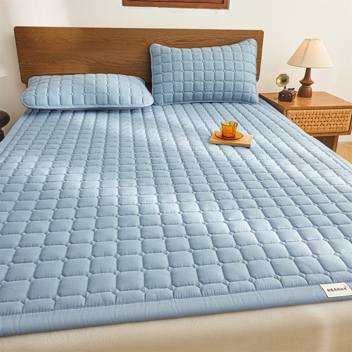 91家纺网 家纺一手货源 找家纺 雯豆家纺 2026春夏新款老粗布新疆棉花床垫床护垫加厚隔脏床垫遮盖物 老粗布-天蓝