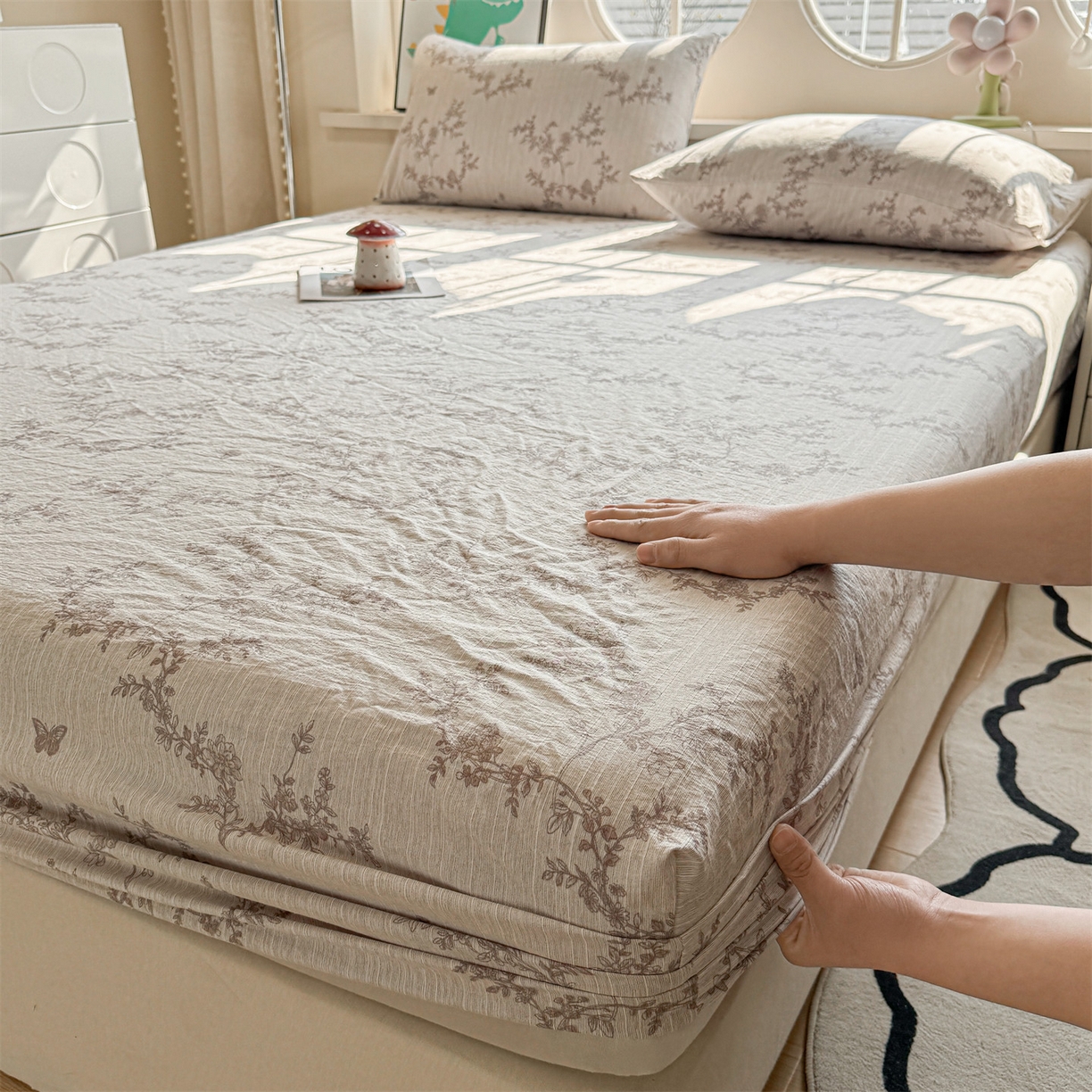 91家纺网 家纺一手货源 找家纺 雯豆家纺 2026春夏新款色织提花单层床笠三件套印花小清新卡通床罩 色织提花-蝶恋花