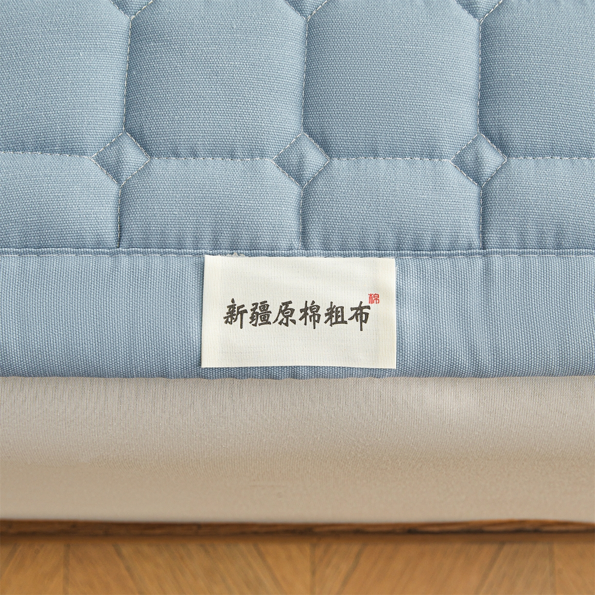 91家纺网 家纺一手货源 找家纺 雯豆家纺 2026春夏新款老粗布新疆棉花床垫床护垫加厚隔脏床垫遮盖物 老粗布-天蓝