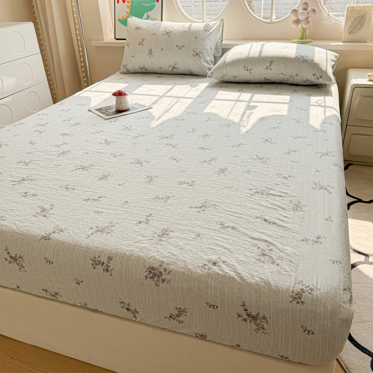 91家纺网 家纺一手货源 找家纺 雯豆家纺 2026春夏新款色织提花单层床笠三件套印花小清新卡通床罩 色织提花-俏佳人