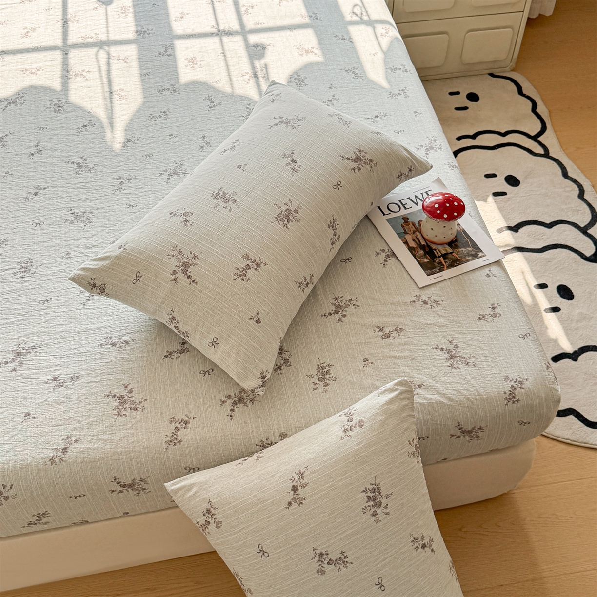 91家纺网 家纺一手货源 找家纺 雯豆家纺 2026春夏新款色织提花单层床笠三件套印花小清新卡通床罩 色织提花-俏佳人