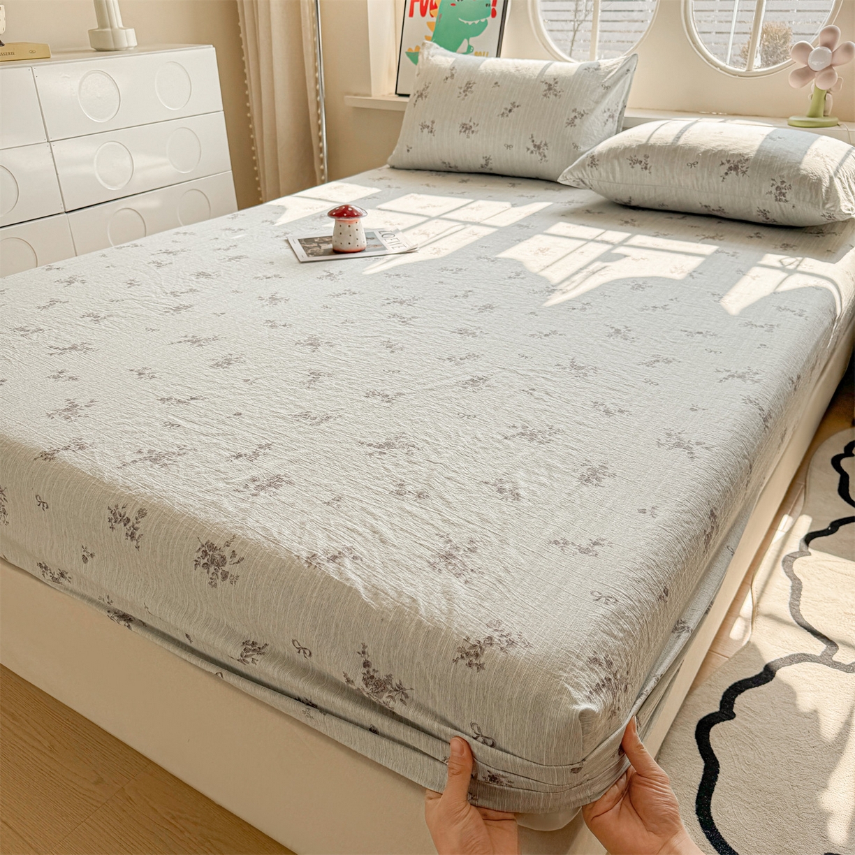 91家纺网 家纺一手货源 找家纺 雯豆家纺 2026春夏新款色织提花单层床笠三件套印花小清新卡通床罩 色织提花-俏佳人