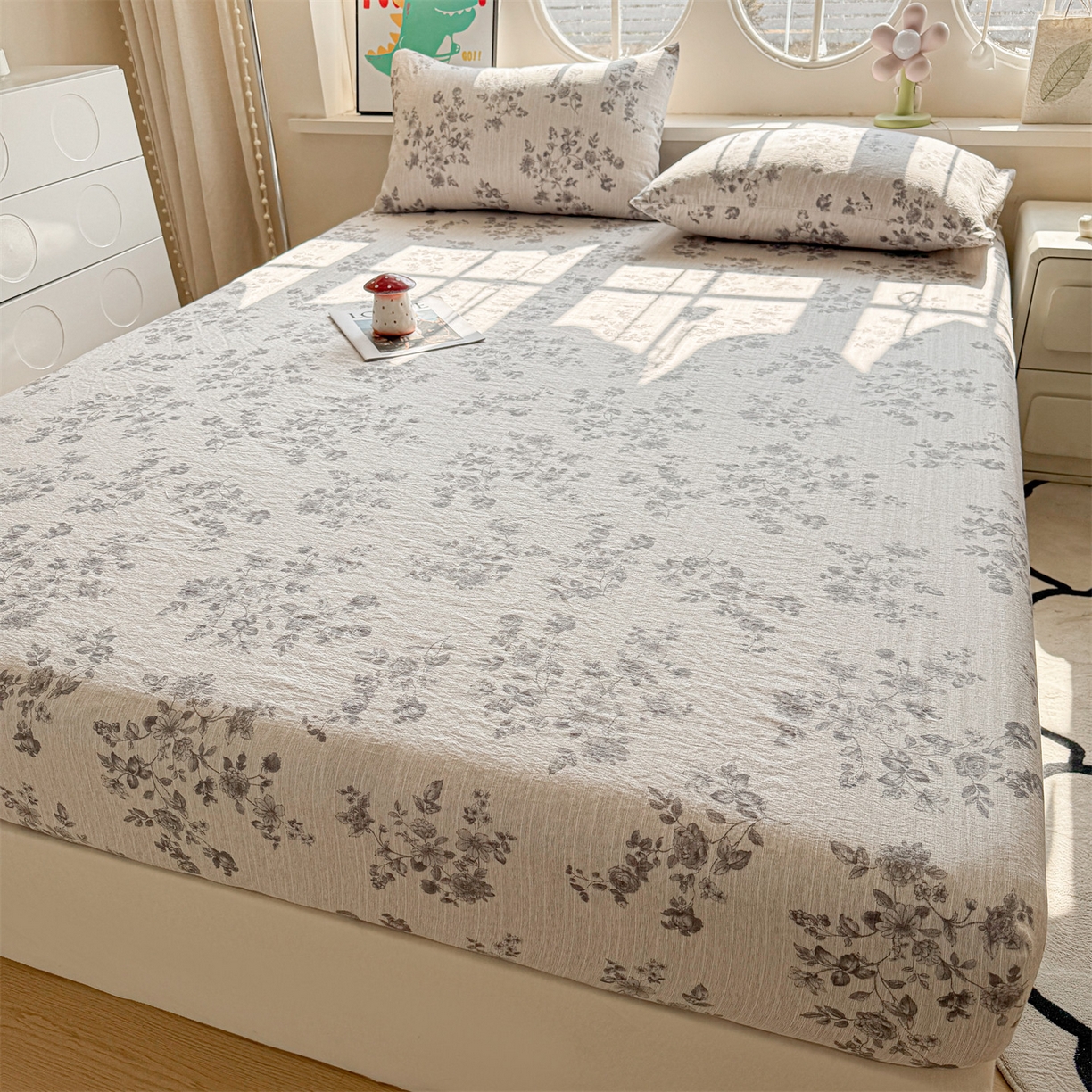 91家纺网 家纺一手货源 找家纺 雯豆家纺 2026春夏新款色织提花单层床笠三件套印花小清新卡通床罩 色织提花-素锦灰