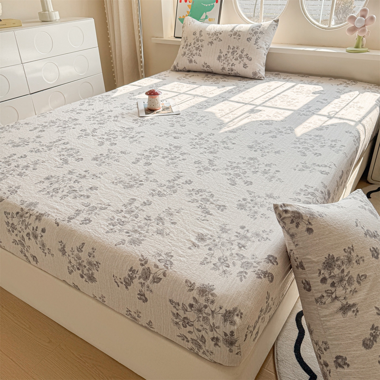 91家纺网 家纺一手货源 找家纺 雯豆家纺 2026春夏新款色织提花单层床笠三件套印花小清新卡通床罩 色织提花-素锦灰