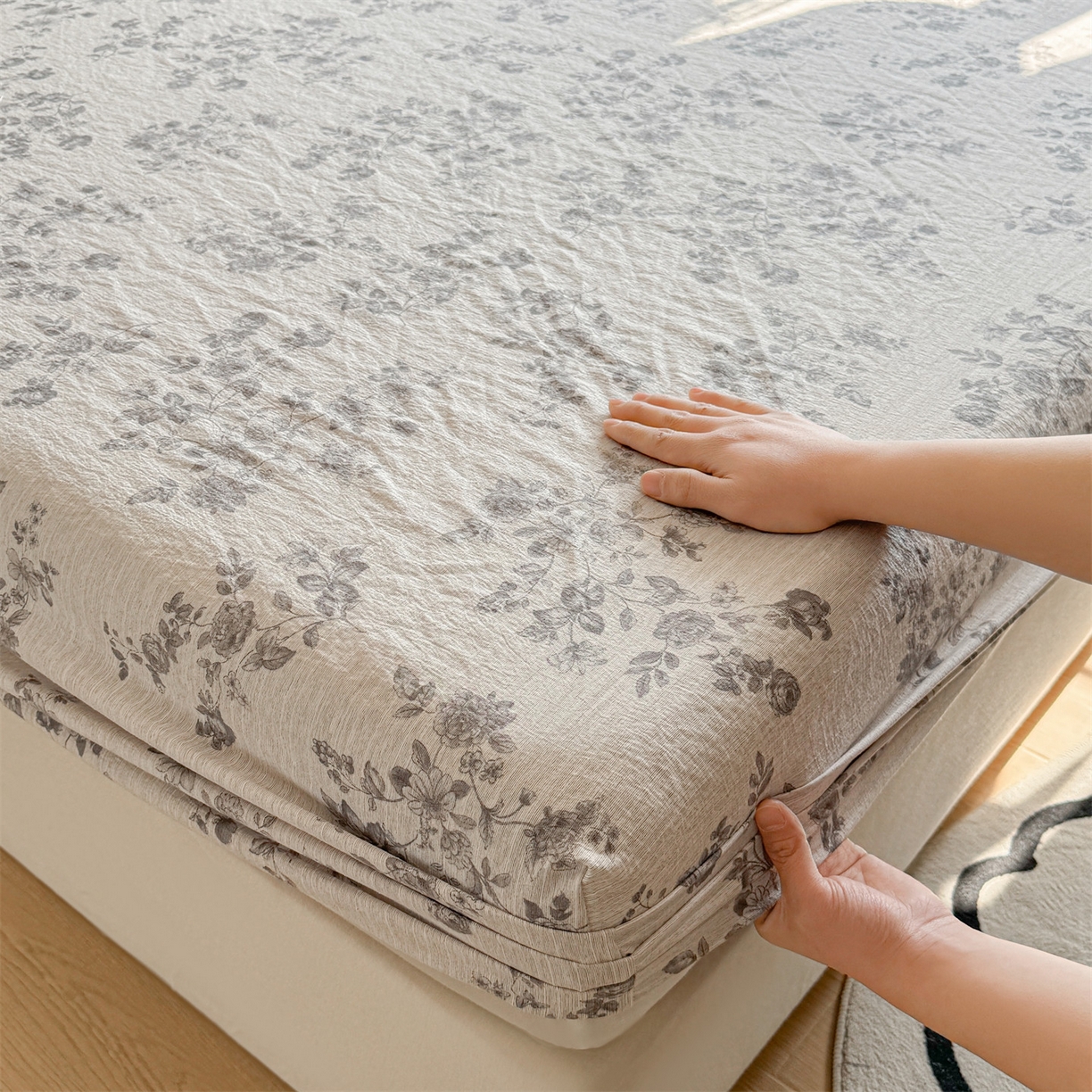 91家纺网 家纺一手货源 找家纺 雯豆家纺 2026春夏新款色织提花单层床笠三件套印花小清新卡通床罩 色织提花-素锦灰