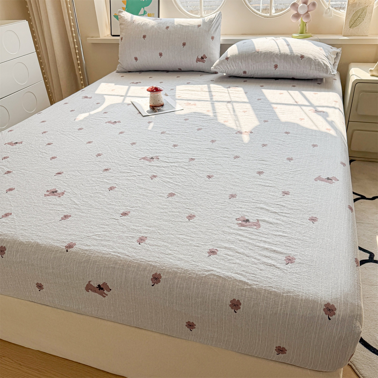 91家纺网 家纺一手货源 找家纺 雯豆家纺 2026春夏新款色织提花单层床笠三件套印花小清新卡通床罩 色织提花-幸运狗