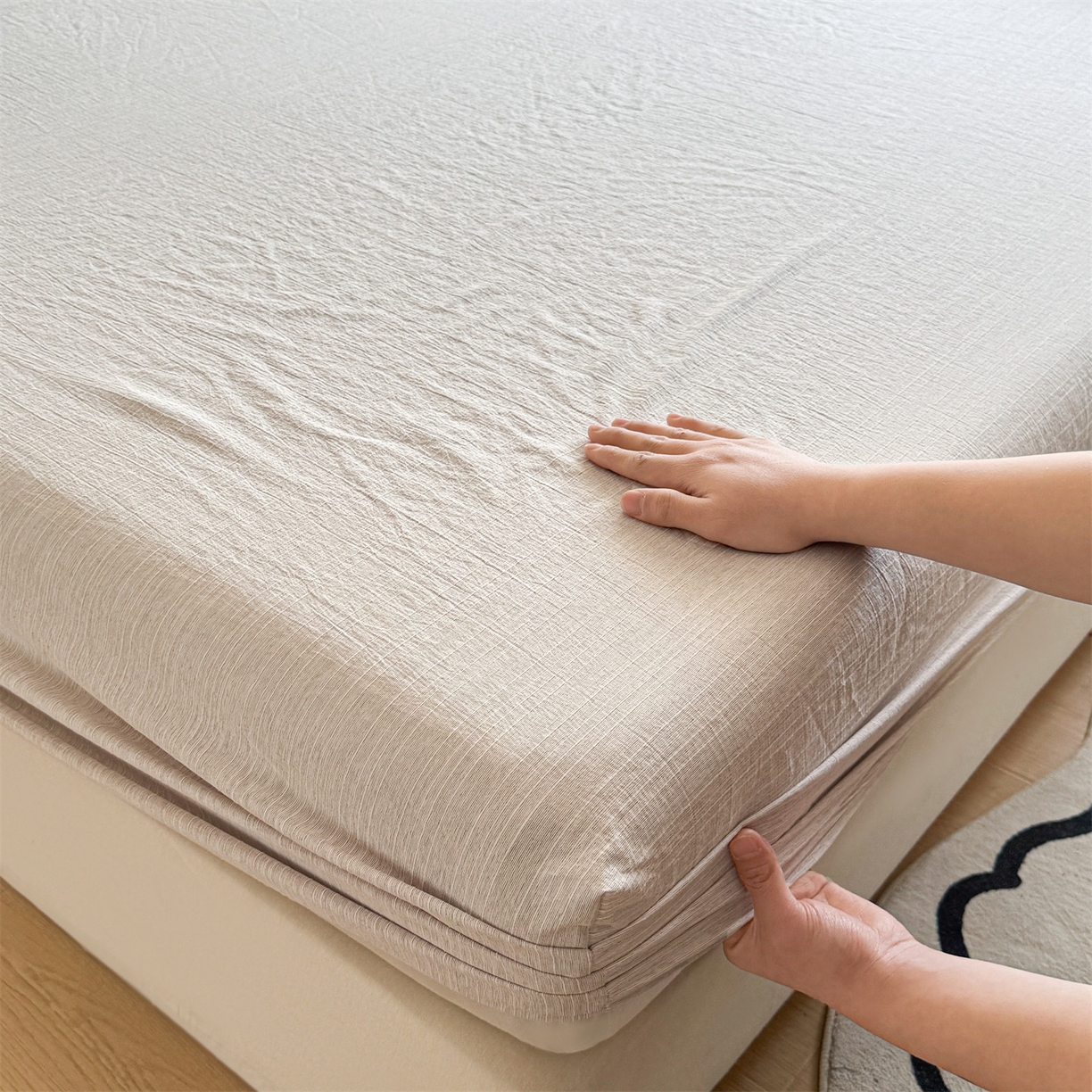 91家纺网 家纺一手货源 找家纺 雯豆家纺 2026春夏新款色织提花单层床笠三件套印花小清新卡通床罩 色织提花-烟茶