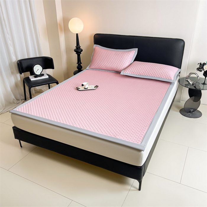 91家纺网 家纺一手货源 找家纺 雯豆家纺 2026新款A类PE凉席三件套冰豆豆席A类纯色凉豆豆席子可水洗空调软席 方格款-玛莎粉