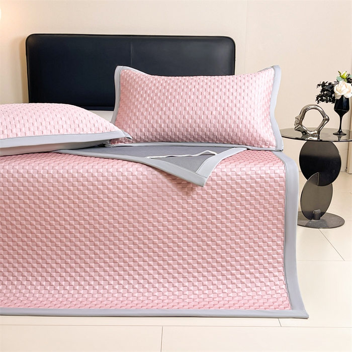 91家纺网 家纺一手货源 找家纺 雯豆家纺 2026新款A类PE凉席三件套冰豆豆席A类纯色凉豆豆席子可水洗空调软席 方格款-玛莎粉