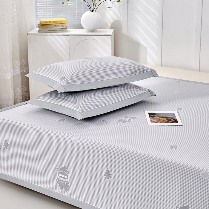 91家纺网 家纺一手货源 找家纺 （总）小牛席业 2026新款【实拍风格】双PE高凉感-韩版小熊提花冰丝席凉席竹席藤席冰藤席乳胶席豆豆席