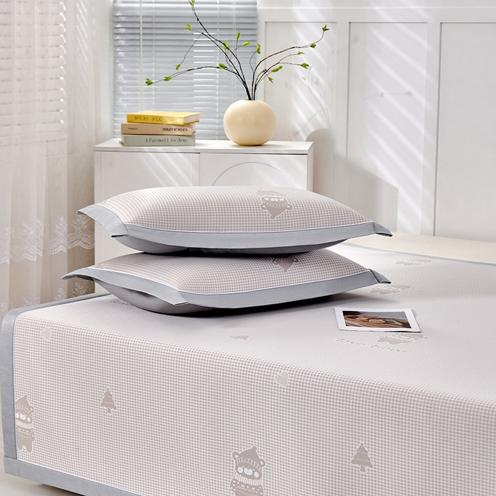 91家纺网 家纺一手货源 找家纺 小牛席业 2026新款【实拍风格】双PE高凉感-韩版小熊提花冰丝席凉席竹席藤席冰藤席乳胶席豆豆席 香槟