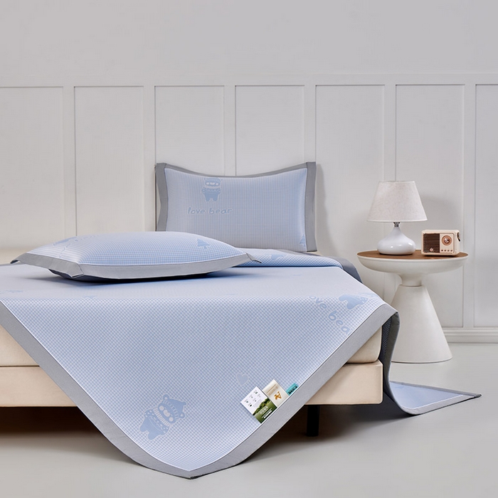 91家纺网 家纺一手货源 找家纺 小牛席业 2026新款【实拍风格】双PE高凉感-韩版小熊提花冰丝席凉席竹席藤席冰藤席乳胶席豆豆席 蓝色