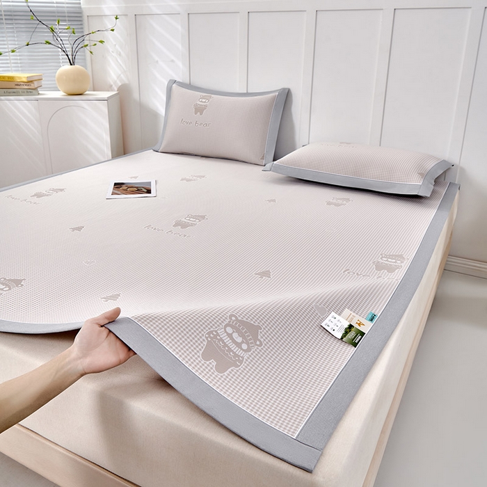 91家纺网 家纺一手货源 找家纺 小牛席业 2026新款【实拍风格】双PE高凉感-韩版小熊提花冰丝席凉席竹席藤席冰藤席乳胶席豆豆席 香槟