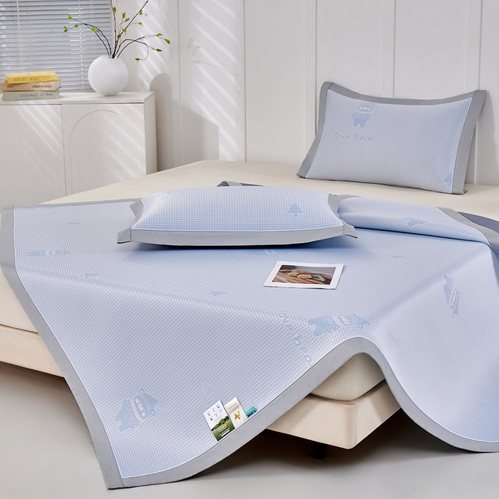 91家纺网 家纺一手货源 找家纺 小牛席业 2026新款【实拍风格】双PE高凉感-韩版小熊提花冰丝席凉席竹席藤席冰藤席乳胶席豆豆席 蓝色