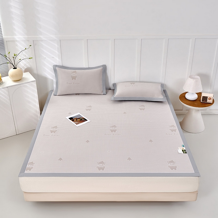 91家纺网 家纺一手货源 找家纺 小牛席业 2026新款【实拍风格】双PE高凉感-韩版小熊提花冰丝席凉席竹席藤席冰藤席乳胶席豆豆席 香槟