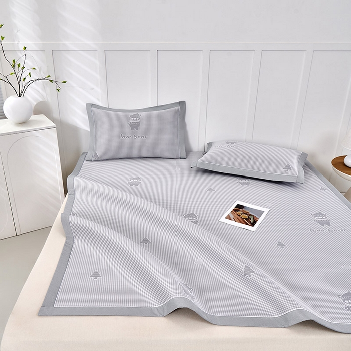 91家纺网 家纺一手货源 找家纺 （总）小牛席业 2026新款【实拍风格】双PE高凉感-韩版小熊提花冰丝席凉席竹席藤席冰藤席乳胶席豆豆席