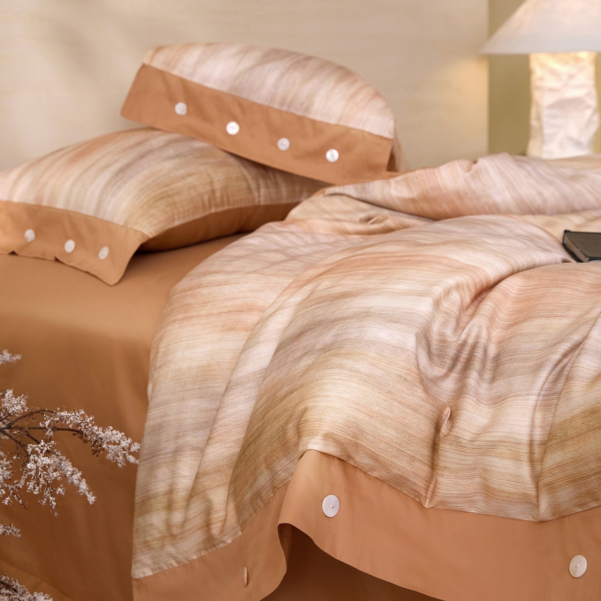 91家纺网 家纺一手货源 找家纺 （总）梧桐树 2026新款60支长绒棉纯棉宽边纽扣系列四件套