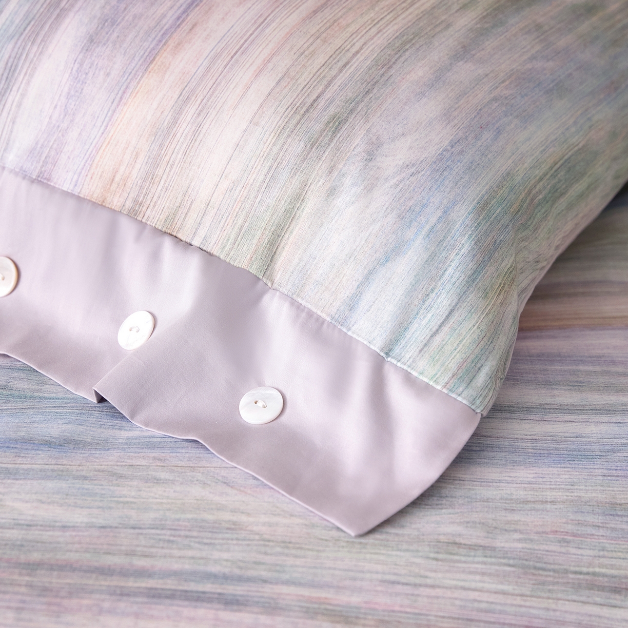 91家纺网 家纺一手货源 找家纺 梧桐树 2026新款60支长绒棉纯棉宽边纽扣系列四件套 N602摩卡蓝