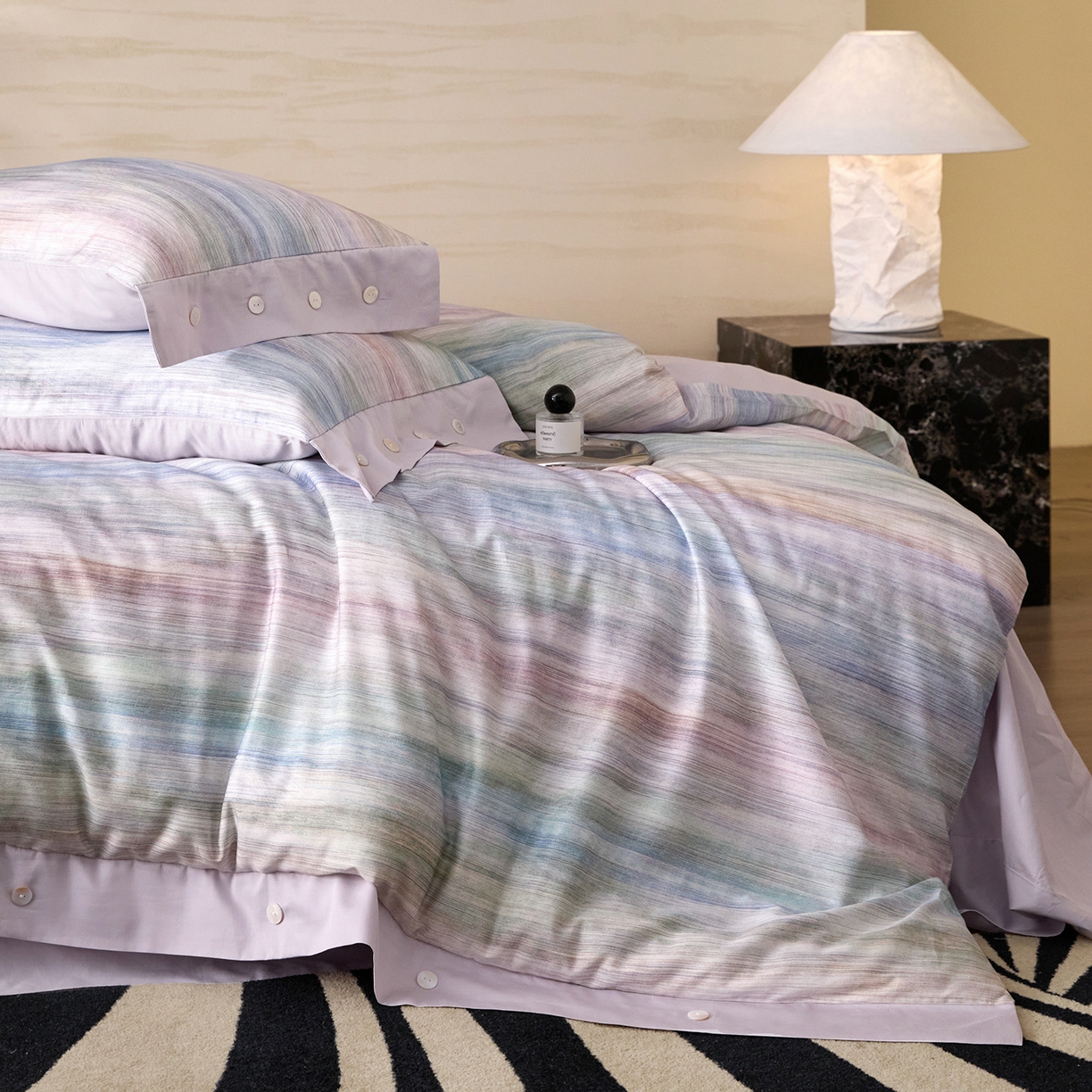 91家纺网 家纺一手货源 找家纺 梧桐树 2026新款60支长绒棉纯棉宽边纽扣系列四件套 N602摩卡蓝