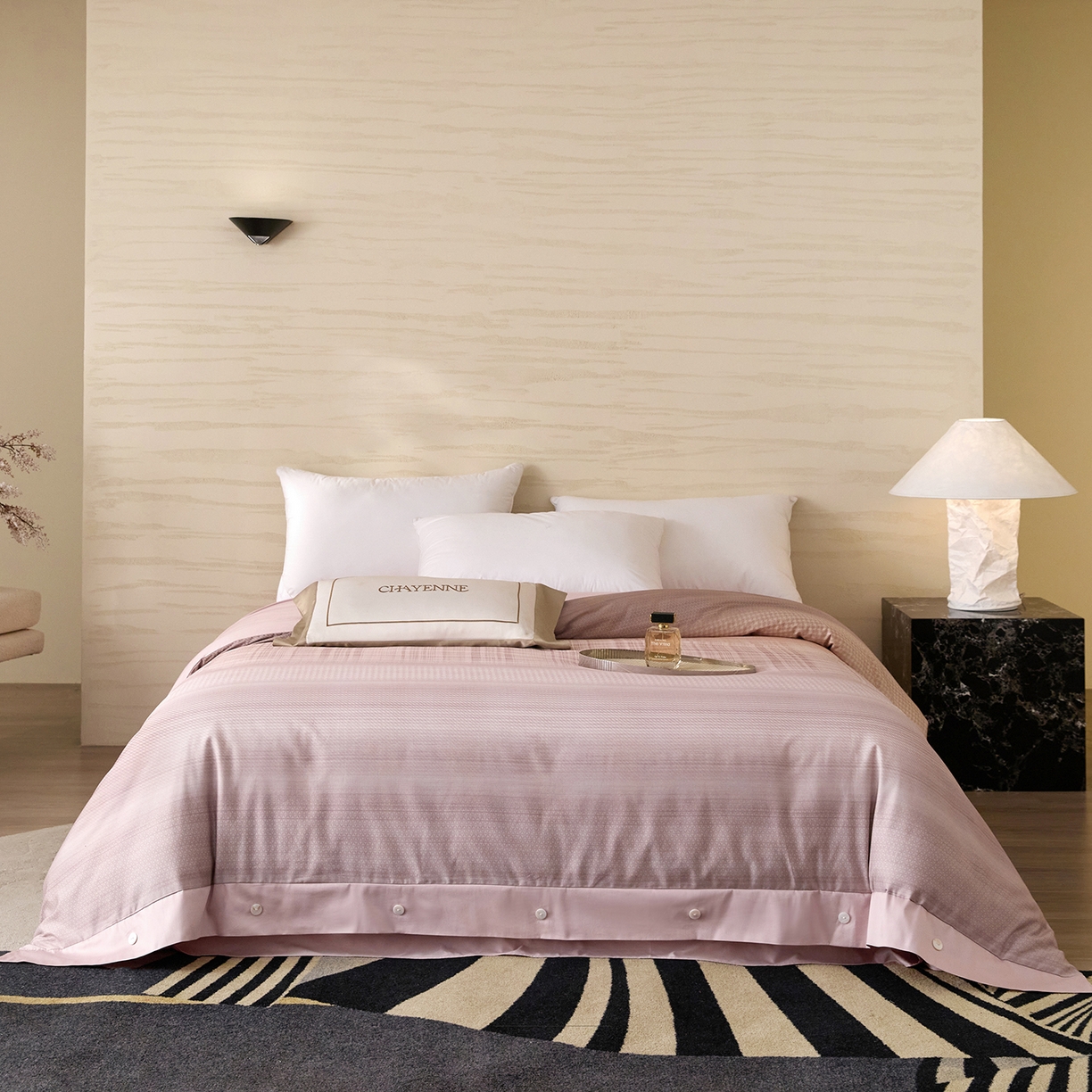 91家纺网 家纺一手货源 找家纺 梧桐树 2026新款60支长绒棉纯棉宽边纽扣系列四件套 N606可可西桔