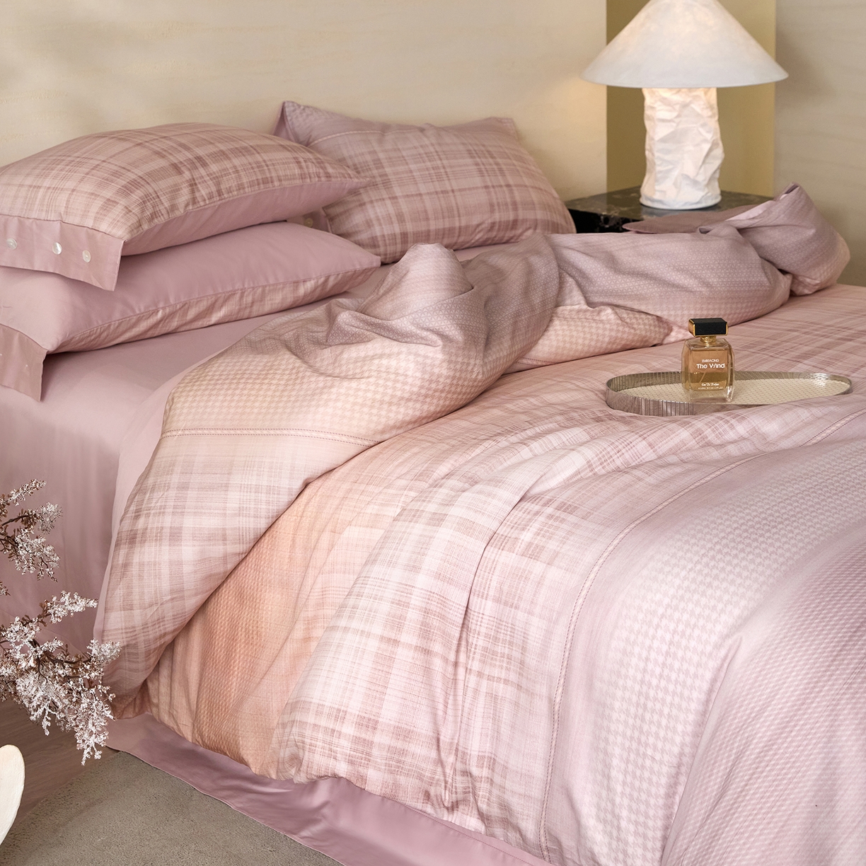 91家纺网 家纺一手货源 找家纺 梧桐树 2026新款60支长绒棉纯棉宽边纽扣系列四件套 N606可可西桔