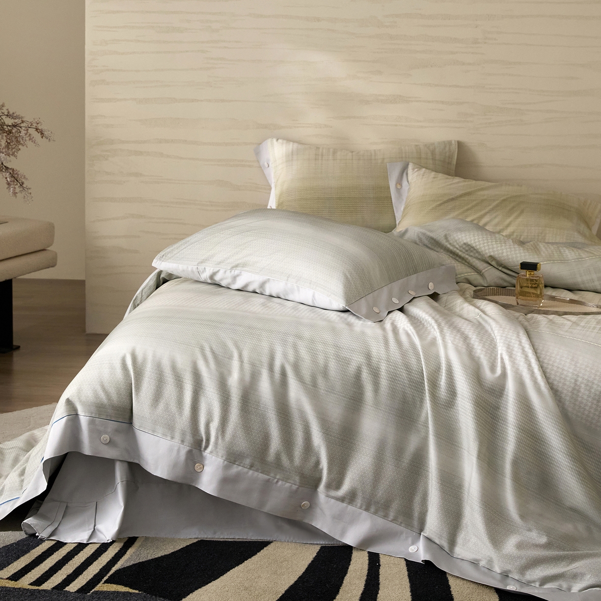 91家纺网 家纺一手货源 找家纺 梧桐树 2026新款60支长绒棉纯棉宽边纽扣系列四件套 N607可可西黄