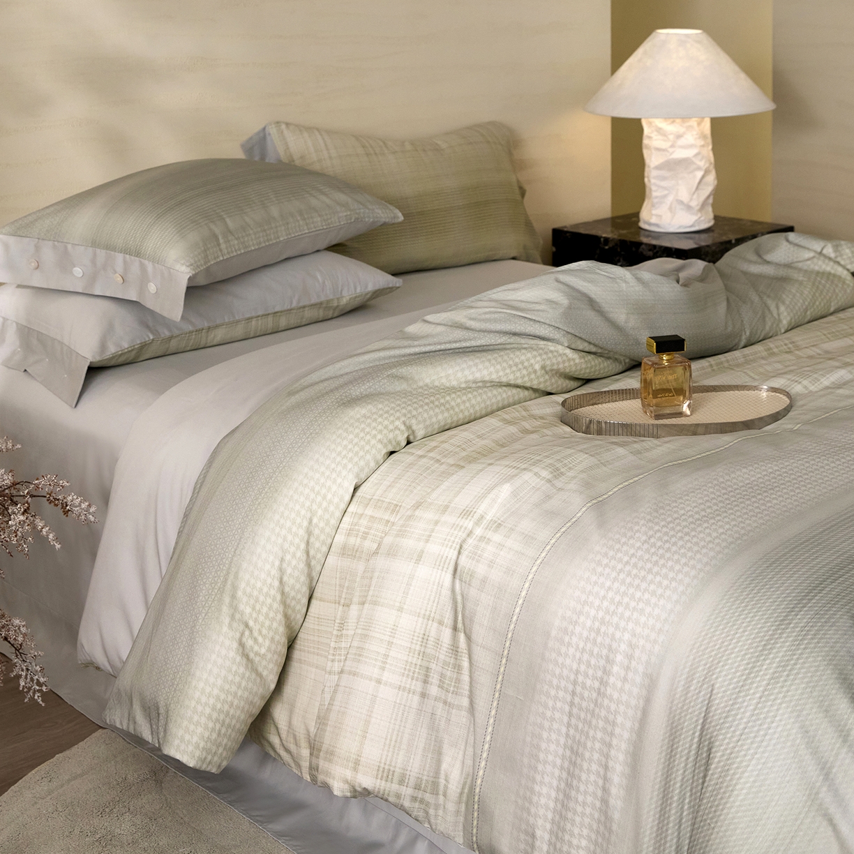 91家纺网 家纺一手货源 找家纺 梧桐树 2026新款60支长绒棉纯棉宽边纽扣系列四件套 N607可可西黄