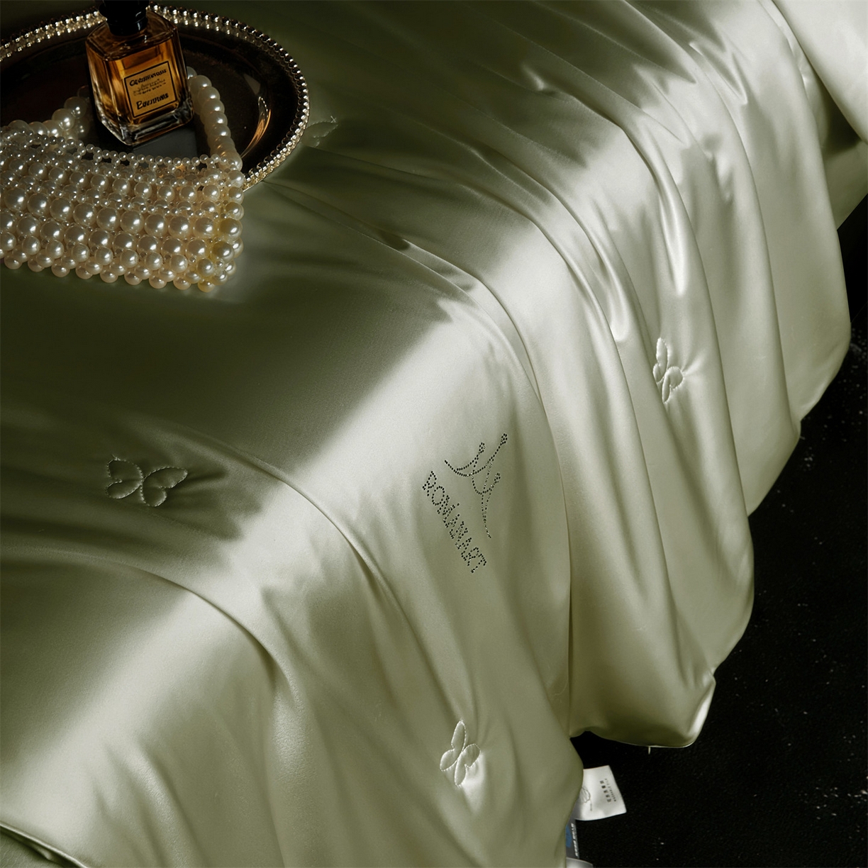 91家纺网 家纺一手货源 找家纺 鸣升家纺 2026新款100%蚕丝夏凉被可水洗柞蚕丝夏被被子被芯蚕丝被空调被蚕丝夏被桑蚕丝被 军绿色