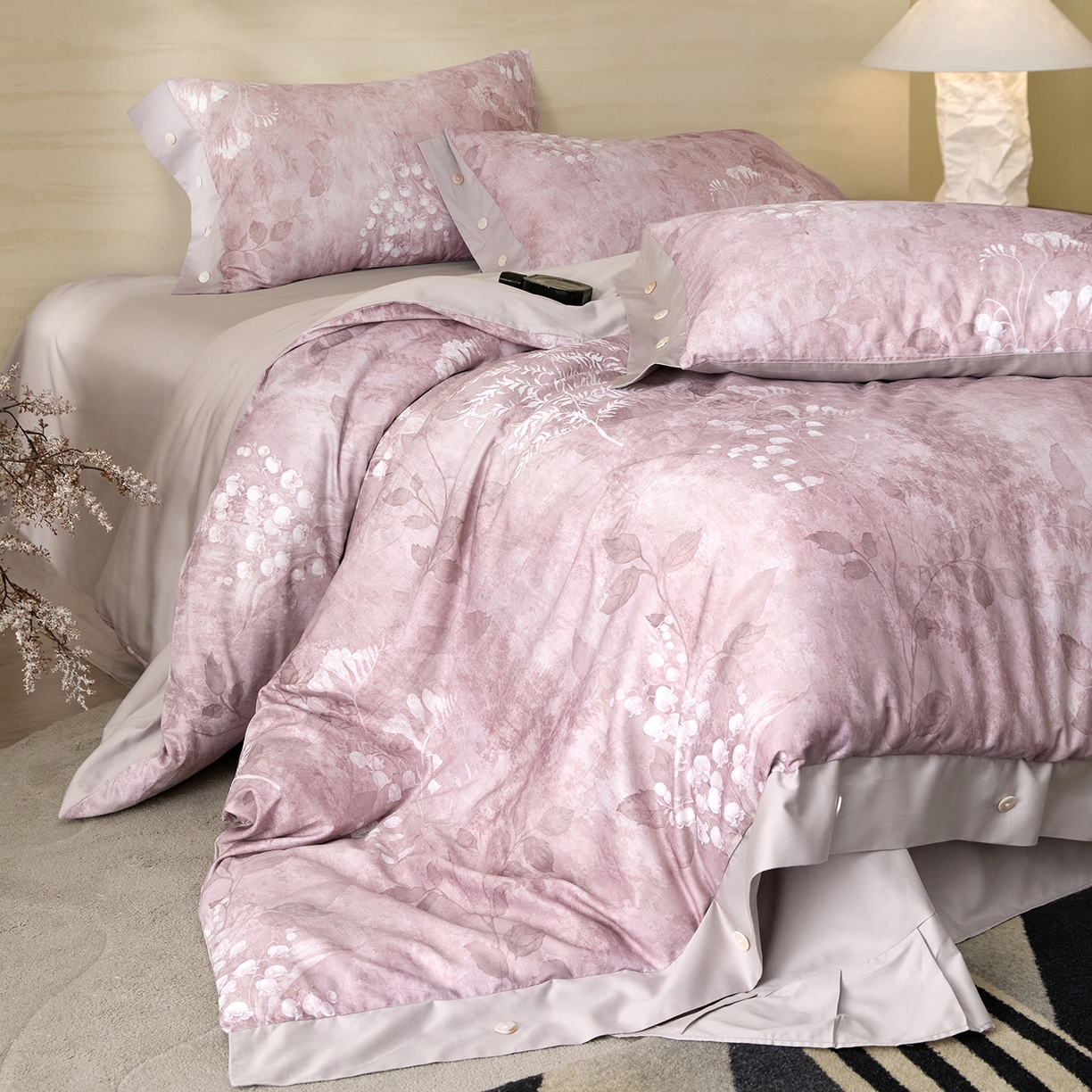 91家纺网 家纺一手货源 找家纺 梧桐树 2026新款60支长绒棉纯棉宽边纽扣系列四件套 N608埃莉诺豆沙