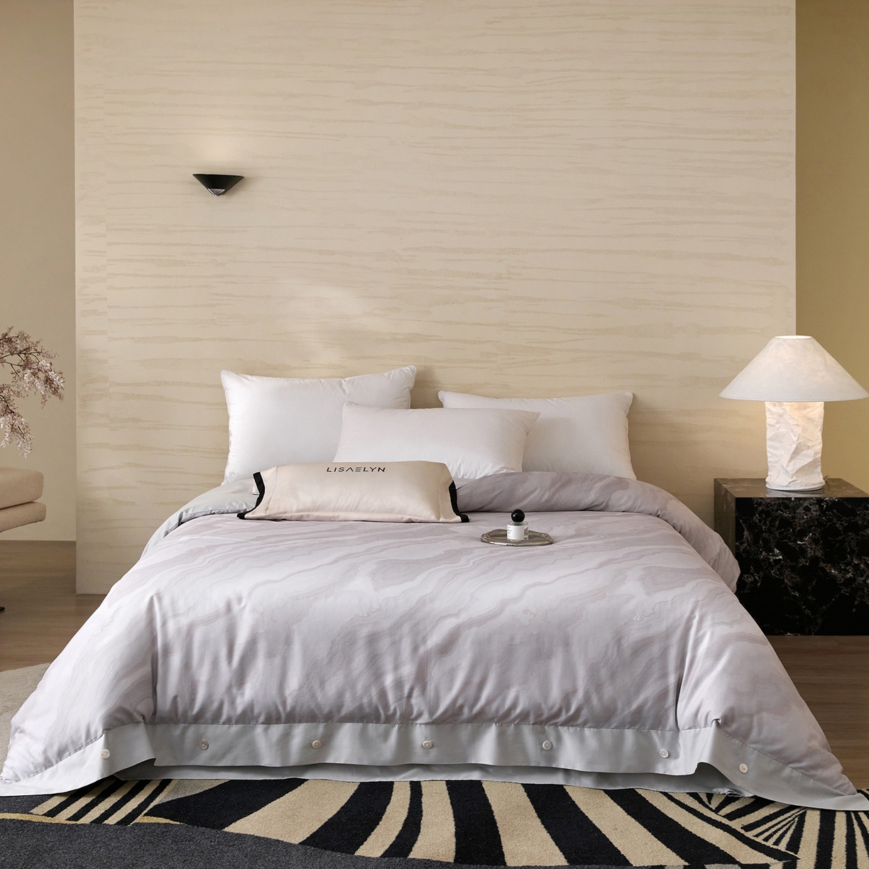 91家纺网 家纺一手货源 找家纺 梧桐树 2026新款60支长绒棉纯棉宽边纽扣系列四件套 N609山有色咖