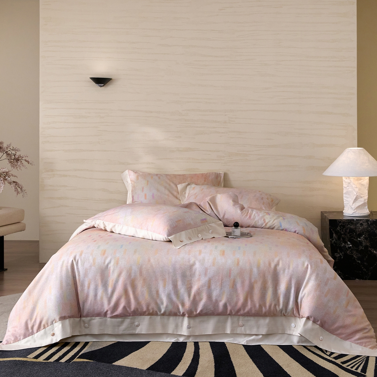 91家纺网 家纺一手货源 找家纺 梧桐树 2026新款60支长绒棉纯棉宽边纽扣系列四件套 N611繁星