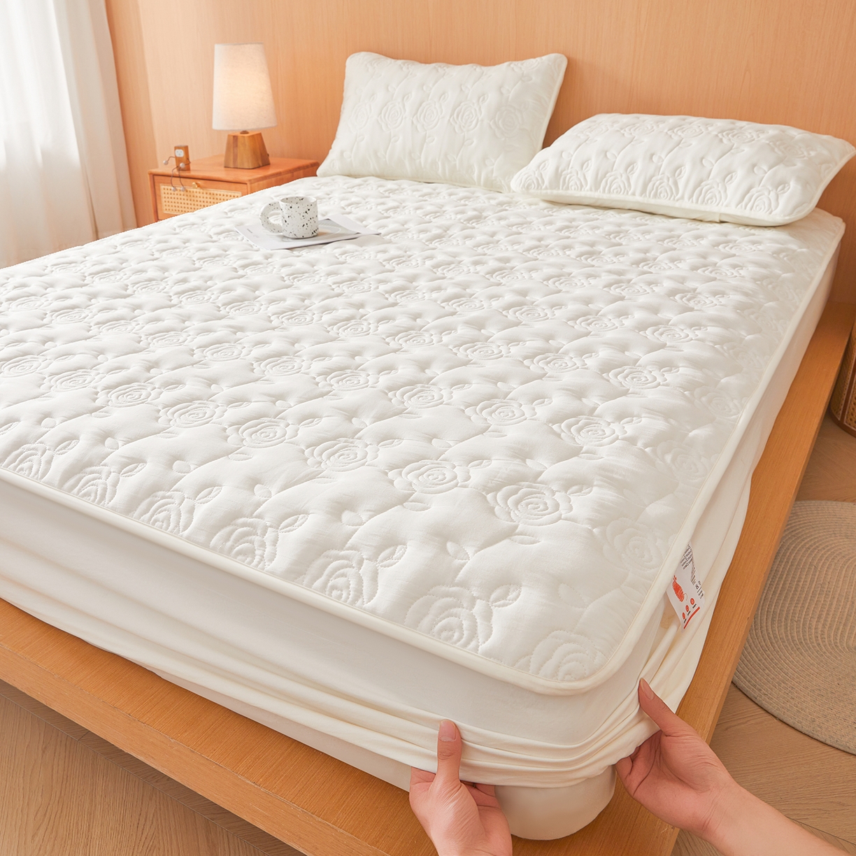 91家纺网 家纺一手货源 找家纺 （总）柔品 2026新款牛奶棉蚕蛹蛋白夹棉单床笠 床笠单件-玫瑰伊人