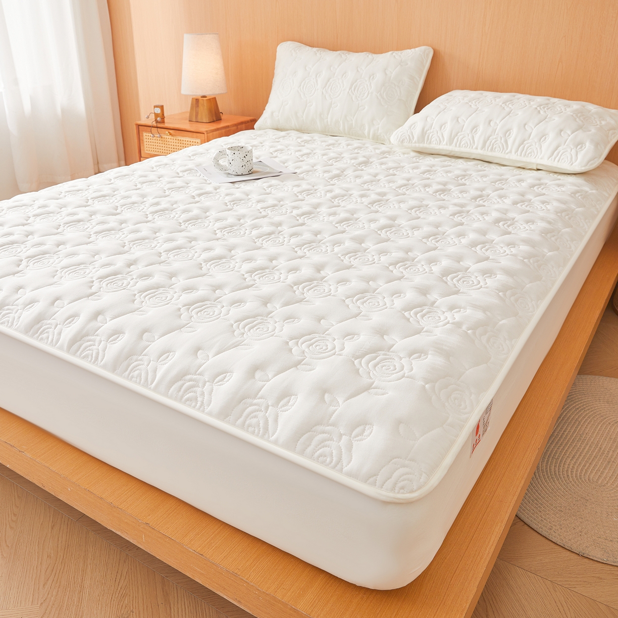 91家纺网 家纺一手货源 找家纺 （总）柔品 2026新款牛奶棉蚕蛹蛋白夹棉单床笠 床笠单件-玫瑰伊人