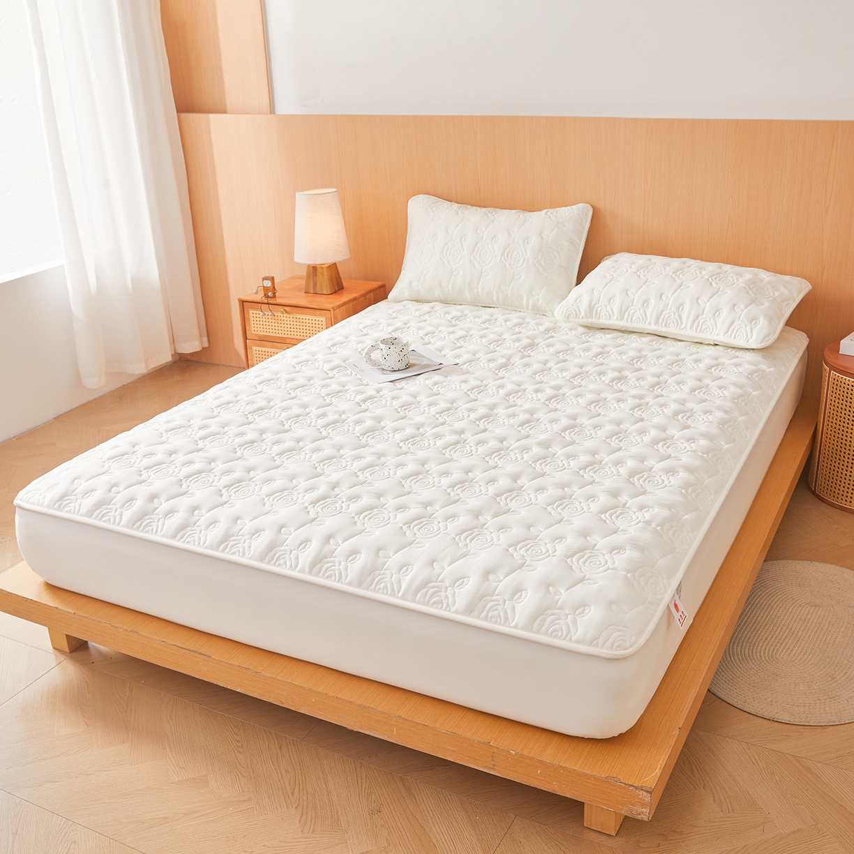 91家纺网 家纺一手货源 找家纺 柔品 2026新款牛奶棉蚕蛹蛋白夹棉单床笠 床笠单件-玫瑰伊人 玫瑰伊人 纯白