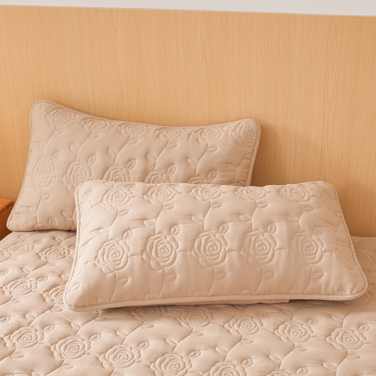 91家纺网 家纺一手货源 找家纺 柔品 2026新款牛奶棉蚕蛹蛋白夹棉单床笠 床笠单件-玫瑰伊人 玫瑰伊人 卡其